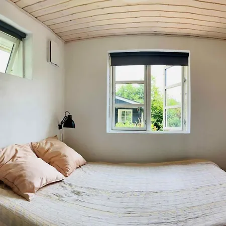 Charming Close To A Beautiful Feriehus *