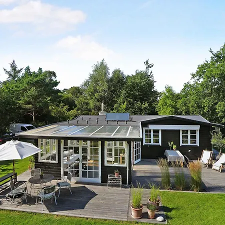Charming Close To A Beautiful Feriehus